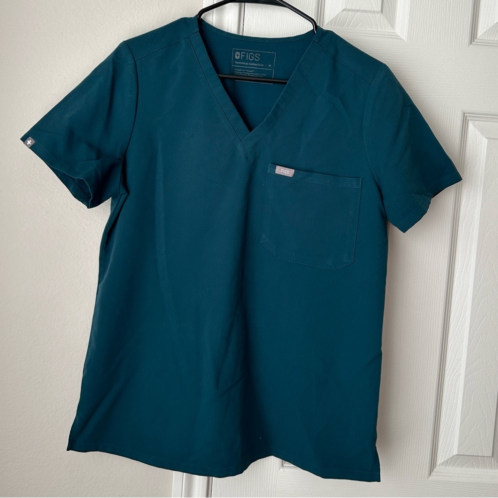 Figs Scrub Top